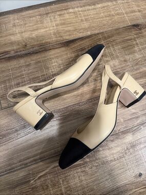 CHANEL Two-Tone Beige and Black Slingback Block Heels